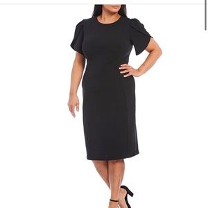 Plus Size Round Neck Tulip Short Sleeve Solid Stretch Sheath Dress
